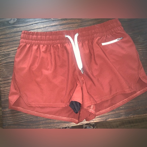 Women's Brown Casual Shorts vuori size L nwot summer classic activewear casual - Picture 3 of 7